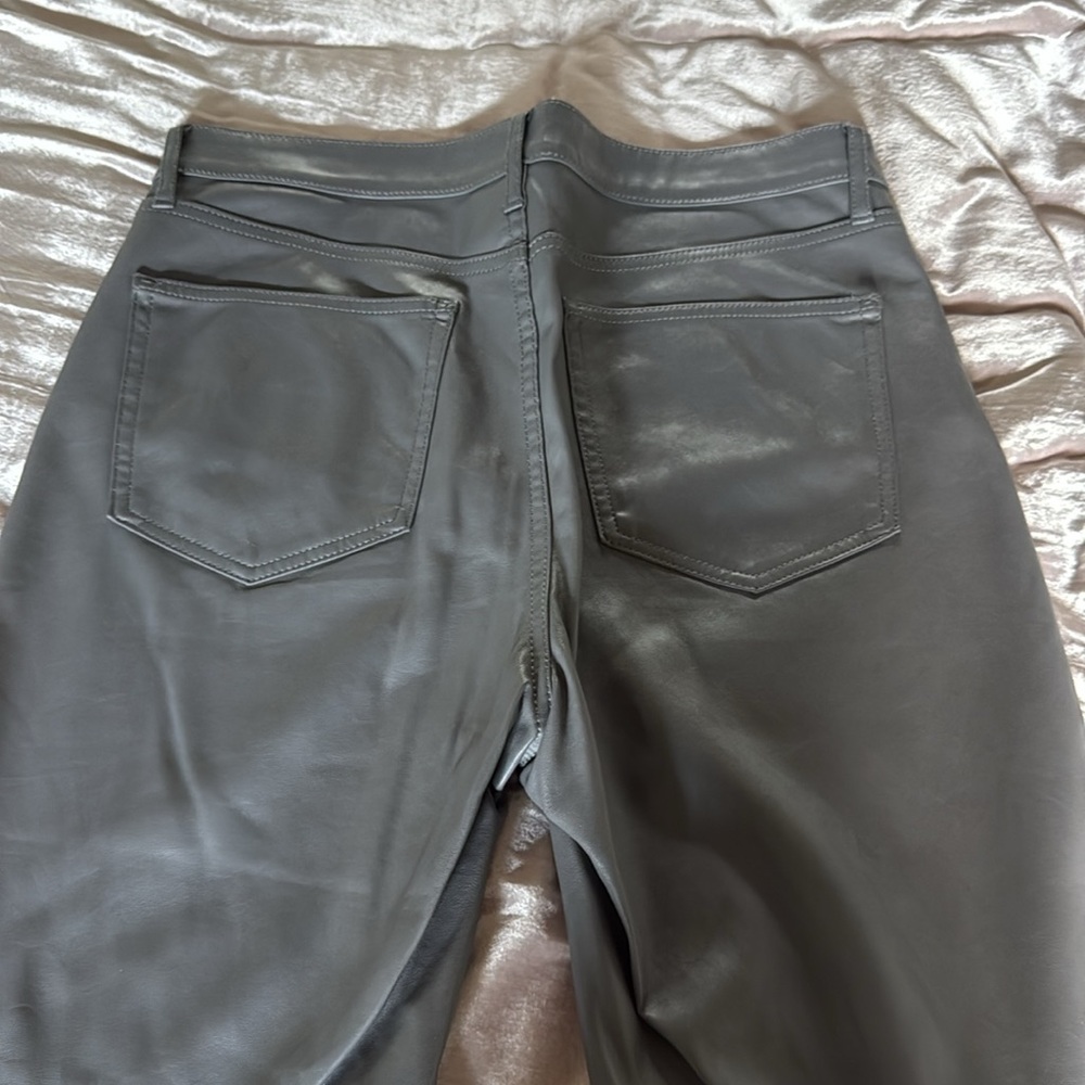 Women's GAP Cheeky Straight Sky High Faux-Leather Jeans Size 31/12L - Picture 5 of 7